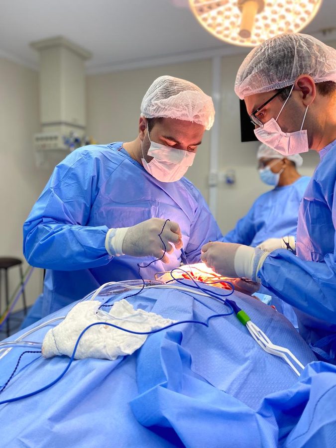 Dor Crônica - Dr. Saulo Teixeira em cirurgia